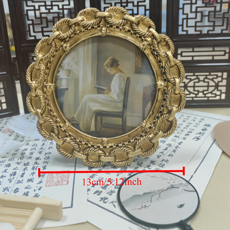 Vintage Photo Frame Golden-Tone Vintage-Inspired Metal Embossed Round Photo Frame
