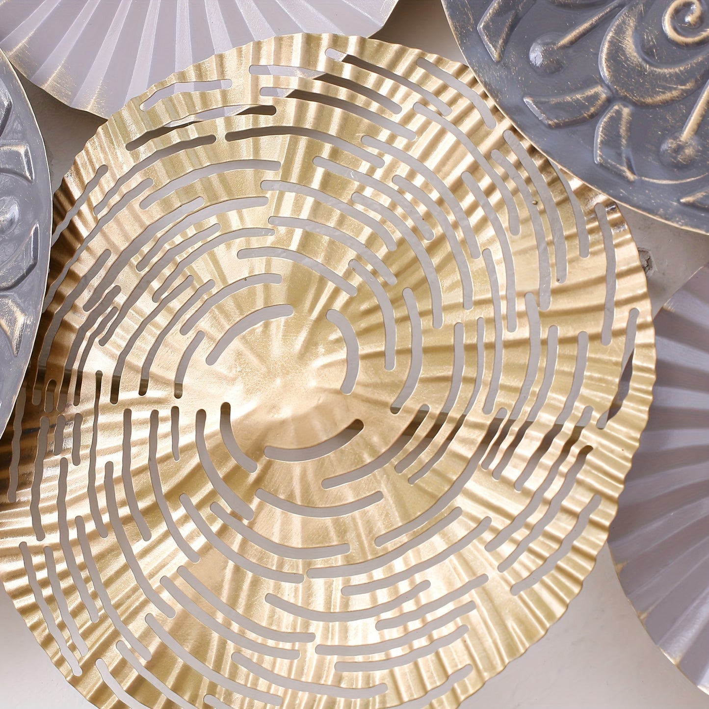 Modern Iron Wall Art Decor - Circular Metal Wall Hanging with Geometric Patterns, White & Golden Finish
